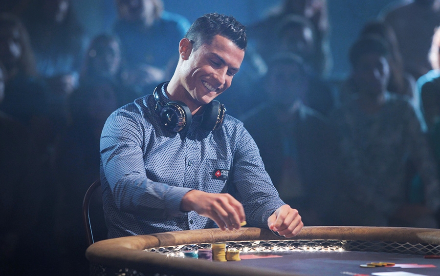 10 famosos que você  não sabia que jogava Poker